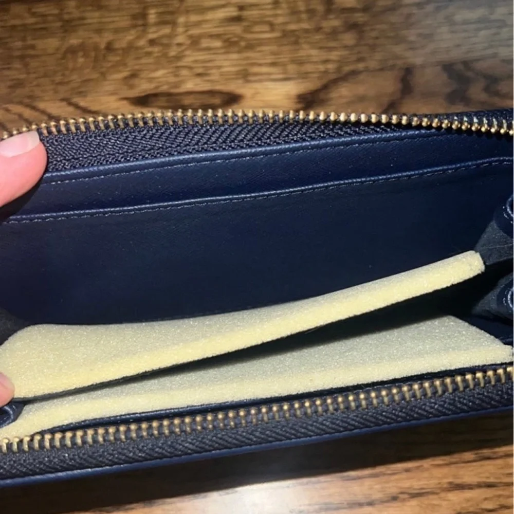 Wallet - Picture 3 of 5